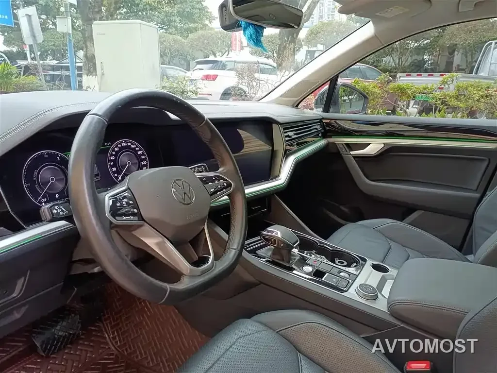Volkswagen Touareg New Energy 2021 eHybrid — фото 8