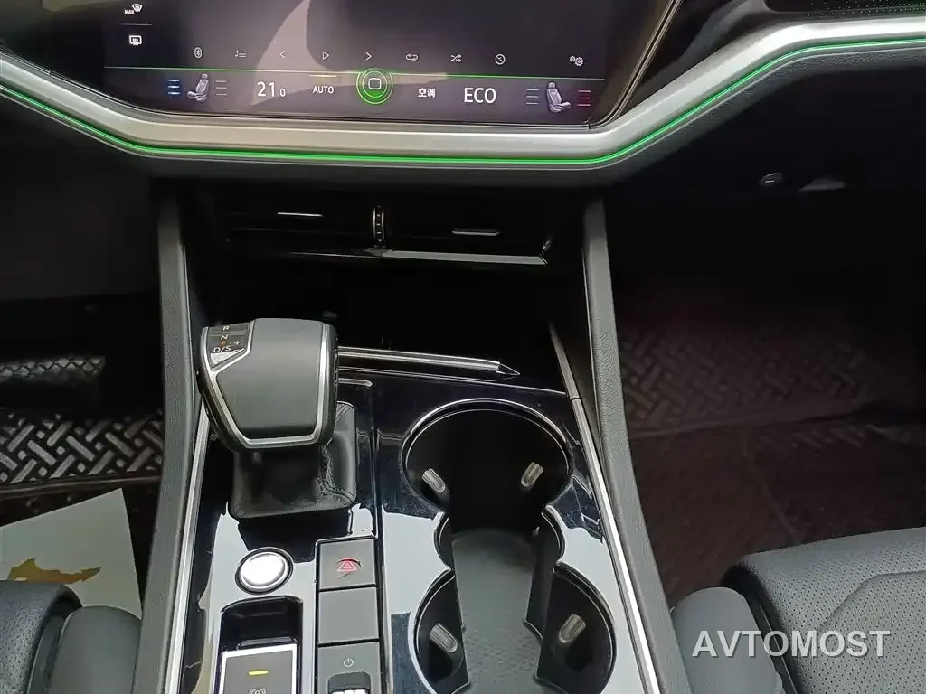 Volkswagen Touareg New Energy 2021 eHybrid — фото 11