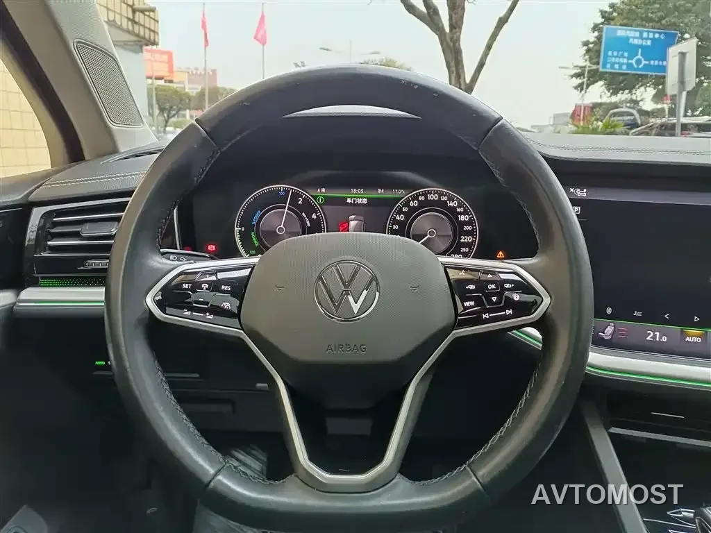 Volkswagen Touareg New Energy 2021 eHybrid — фото 12