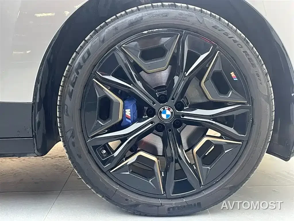 BMW iX M60 2022 M60 — фото 16