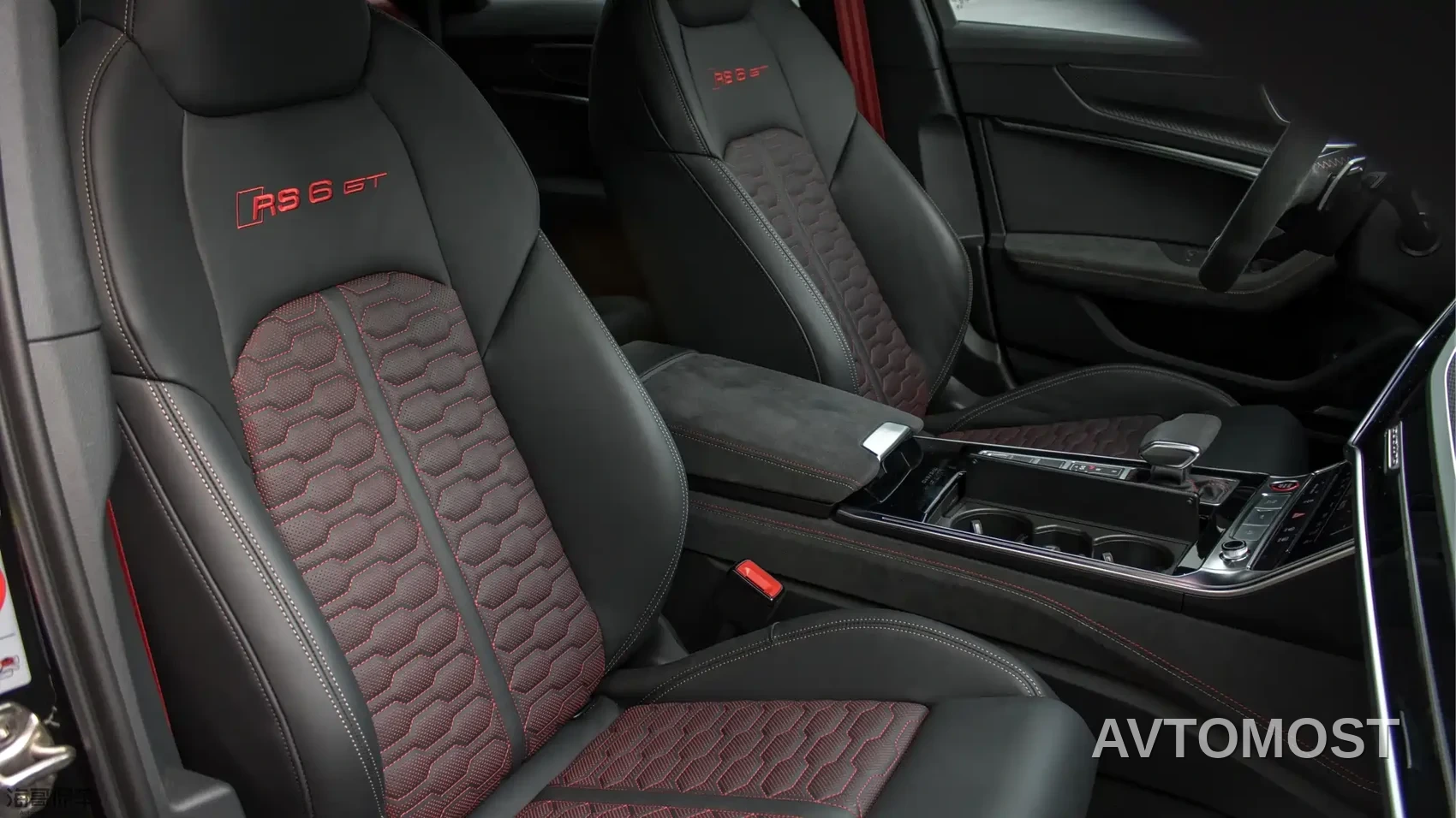 Audi RS 6 2025 RS 6 Avant GT — фото 15
