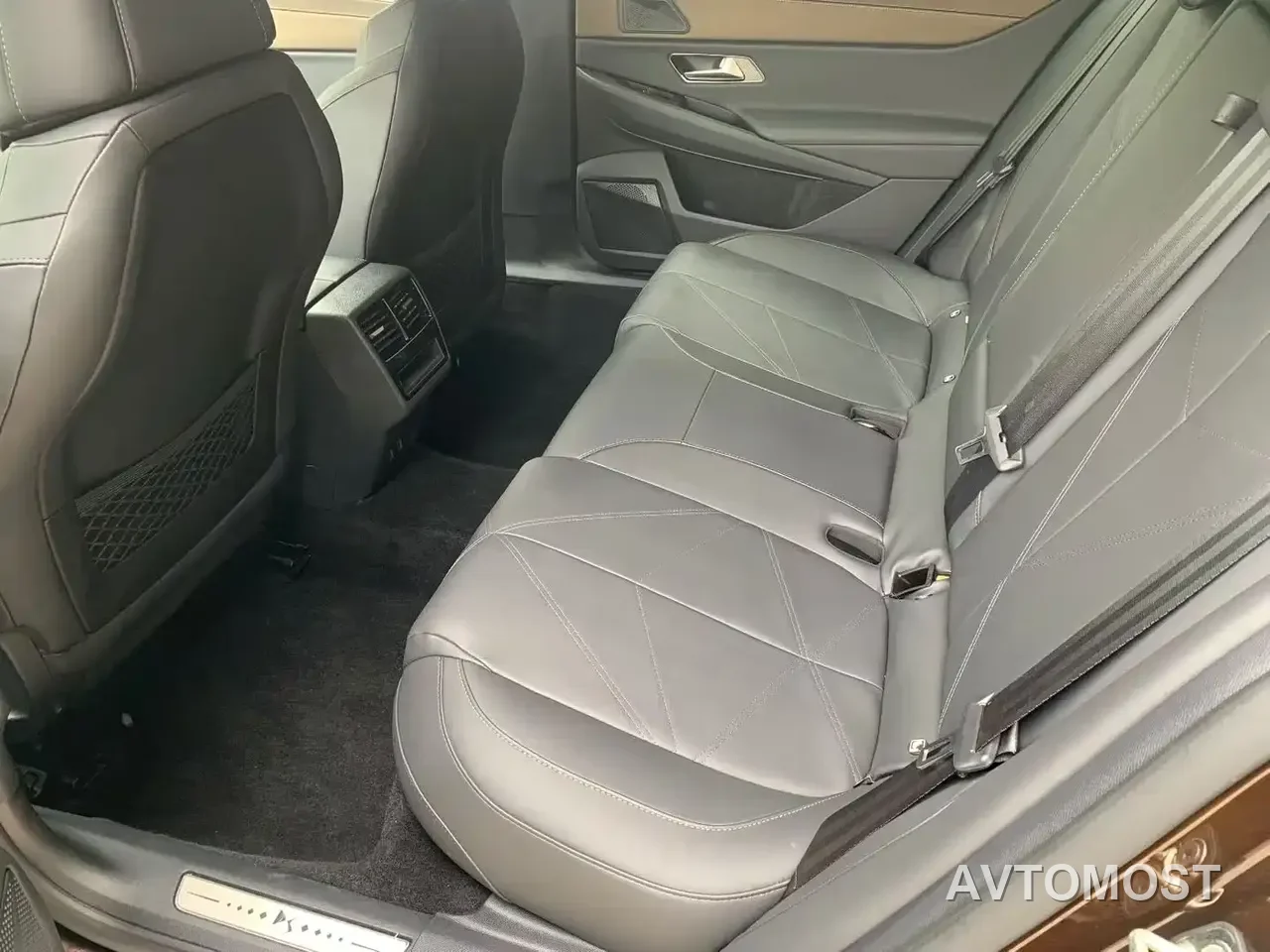 DS 9 New Energy 2021 Model 1.6T E-TENSE Montmartre Progressive PHEV — фото 9