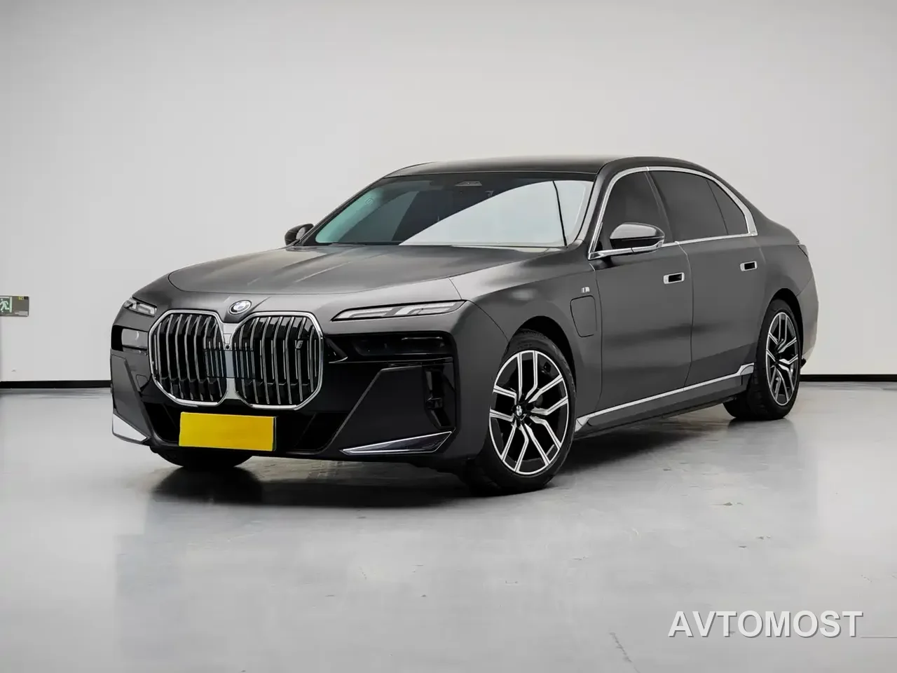 BMW i7 2023 eDrive50L Leading M Sport Package — фото 1