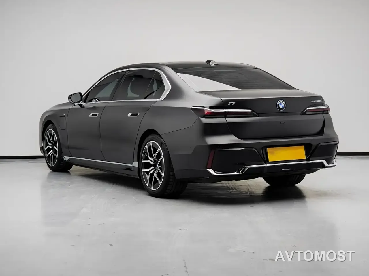 BMW i7 2023 eDrive50L Leading M Sport Package — фото 3