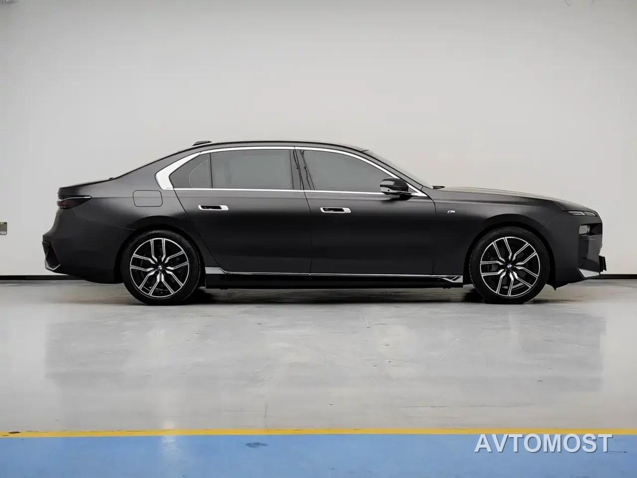 BMW i7 2023 eDrive50L Leading M Sport Package — фото 8