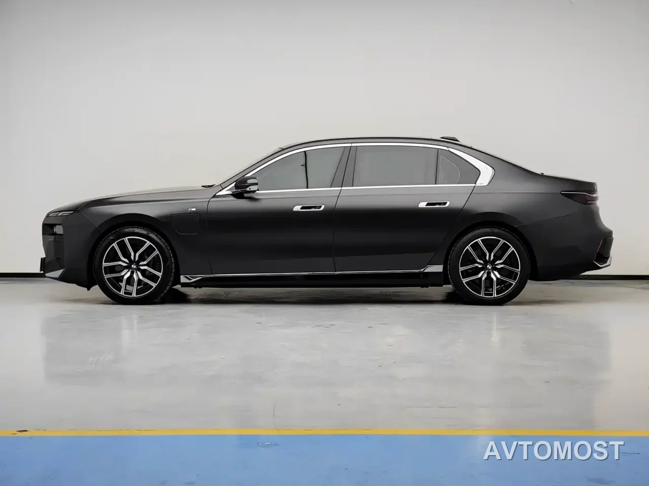 BMW i7 2023 eDrive50L Leading M Sport Package — фото 9