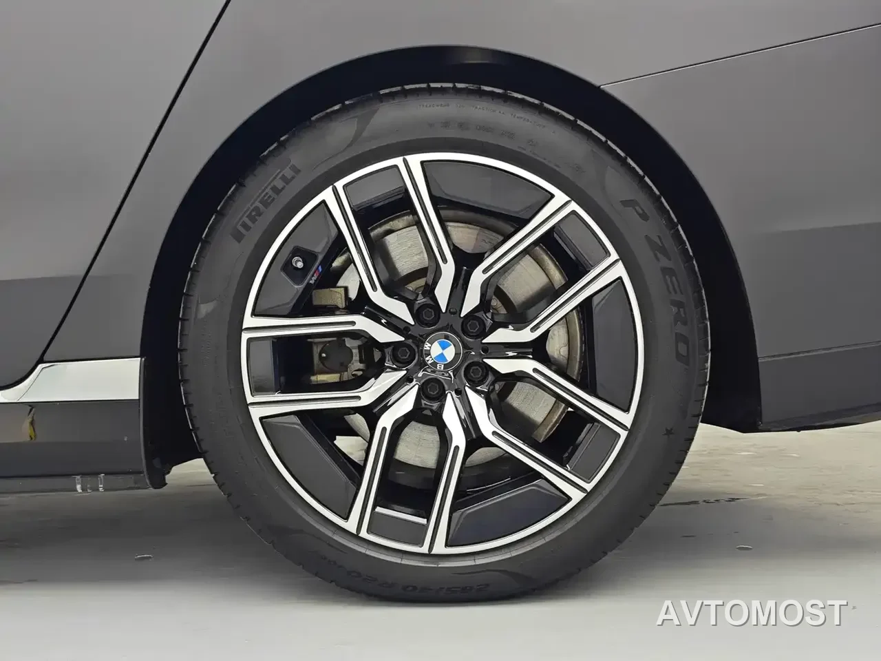 BMW i7 2023 eDrive50L Leading M Sport Package — фото 11