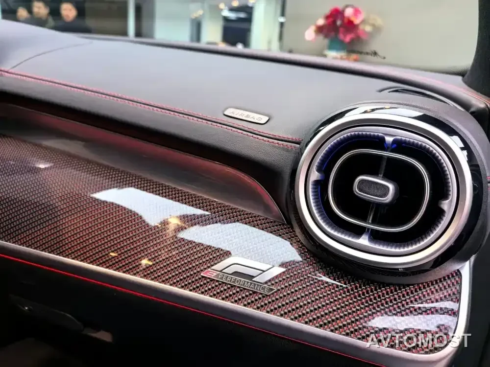 Mercedes-Benz C-Class AMG New Energy 2024 Mercedes-AMG C 63 S E PERFORMANCE F1 Edition — фото 4