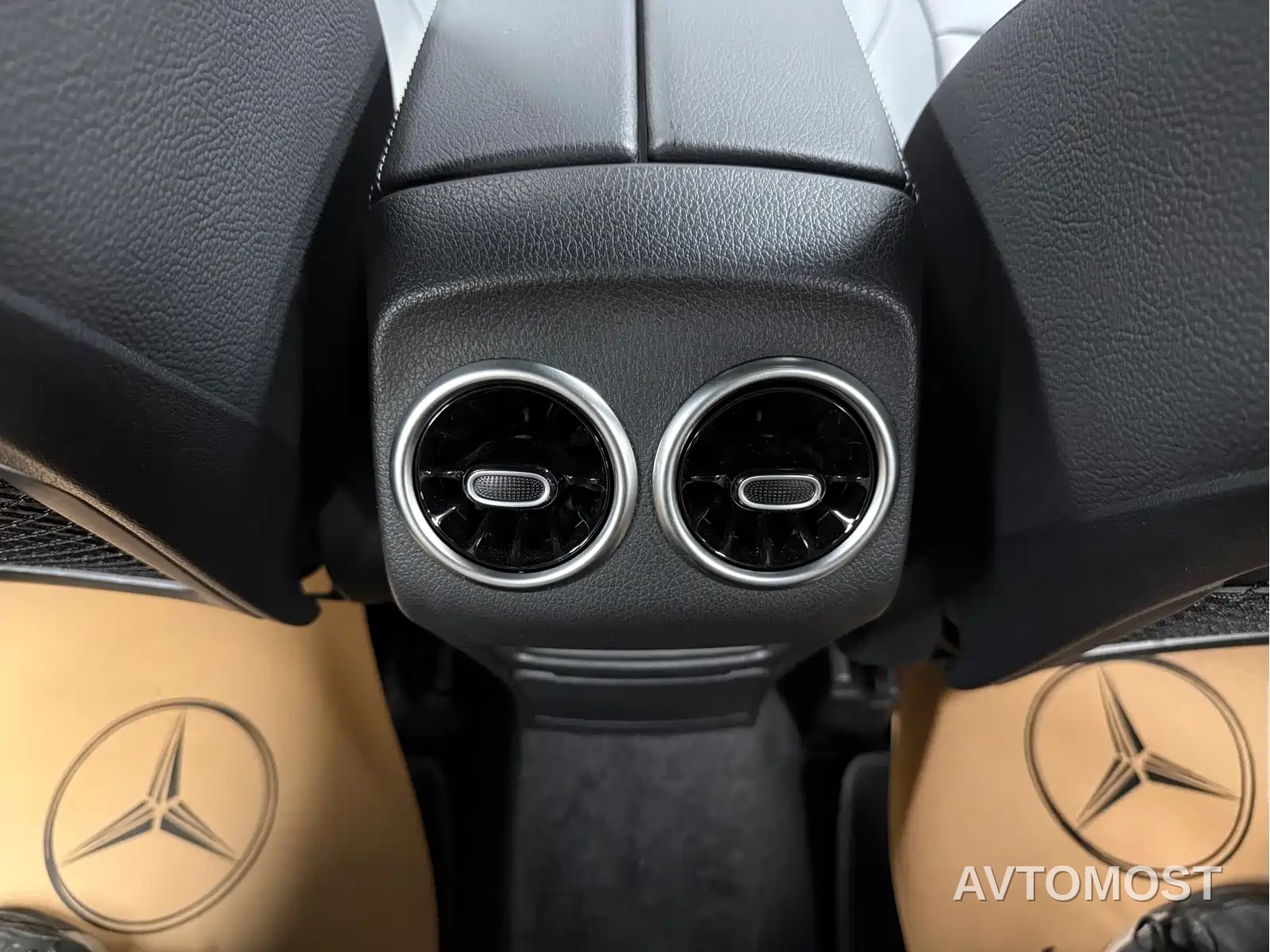 Mercedes-Benz GLB 2024 GLB 200 Fashion — фото 11