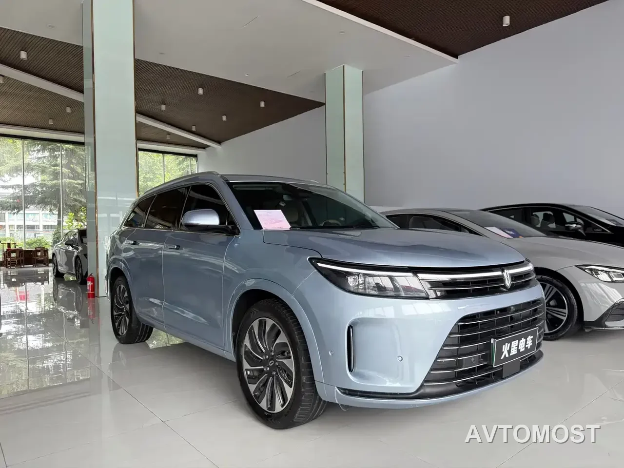 AITO M7 2024 1.5T RWD Plus 5-Seater — фото 2