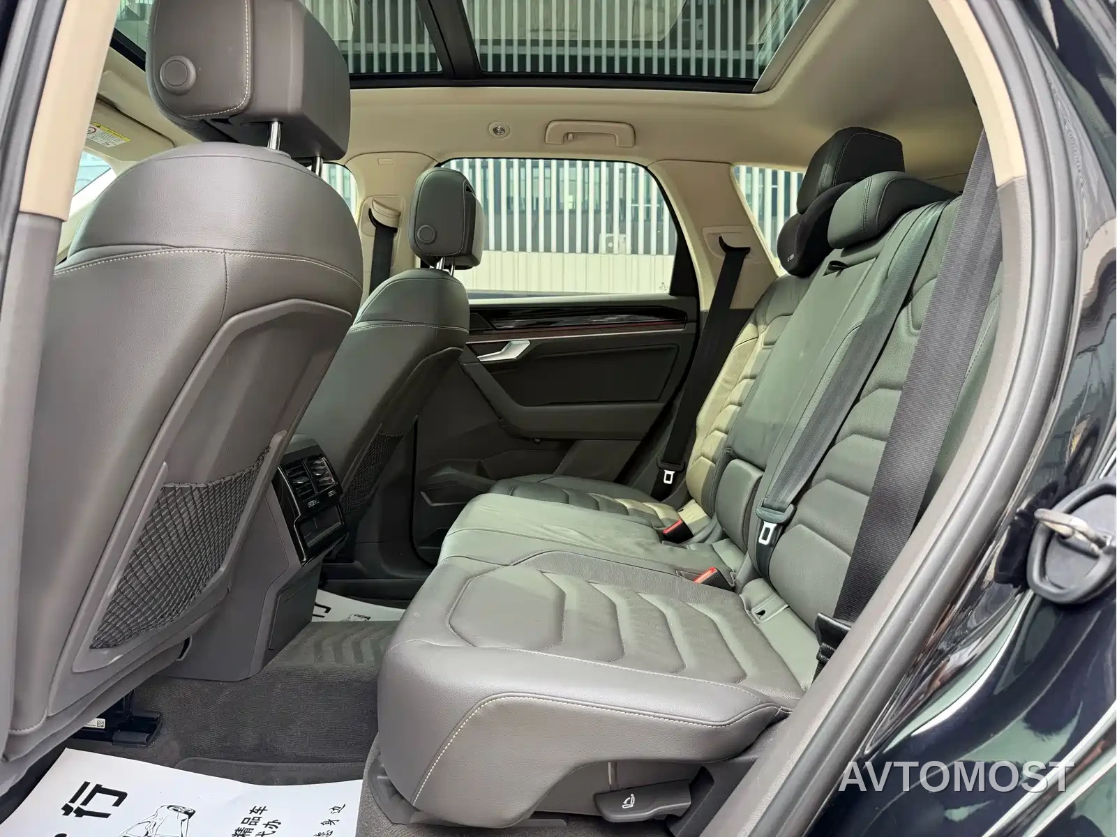 Volkswagen Touareg 2022 3.0TSI Rui Xiang Edition Gloss Black Sport Package — фото 9