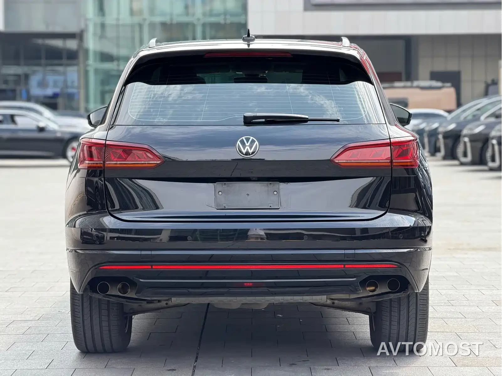 Volkswagen Touareg 2022 3.0TSI Rui Xiang Edition Gloss Black Sport Package — фото 15