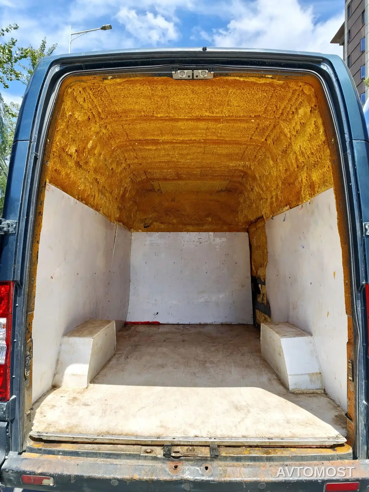 Dongfeng Yufeng 2023 V9+ 2.3T Manual FWD Van Long Wheelbase High Roof 3 Seater — фото 9