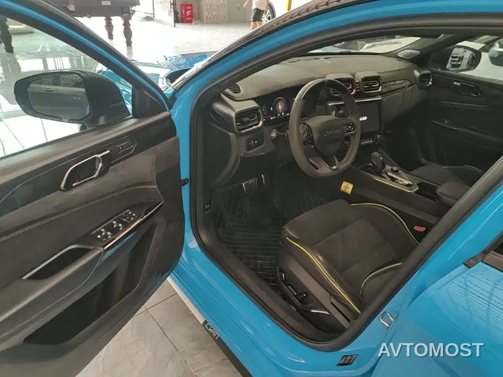 Lynk & Co 03 2022 03+ Cyan Custom Performance Package — фото 12