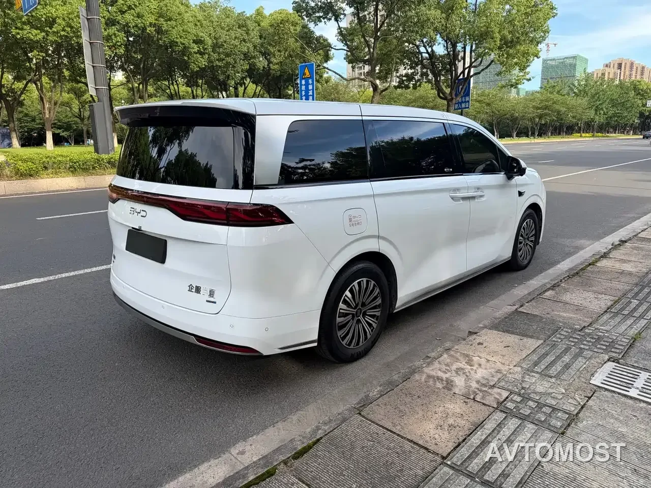 BYD Xia 2025 DM-i 1.5T 100km Surpass Edition — фото 7