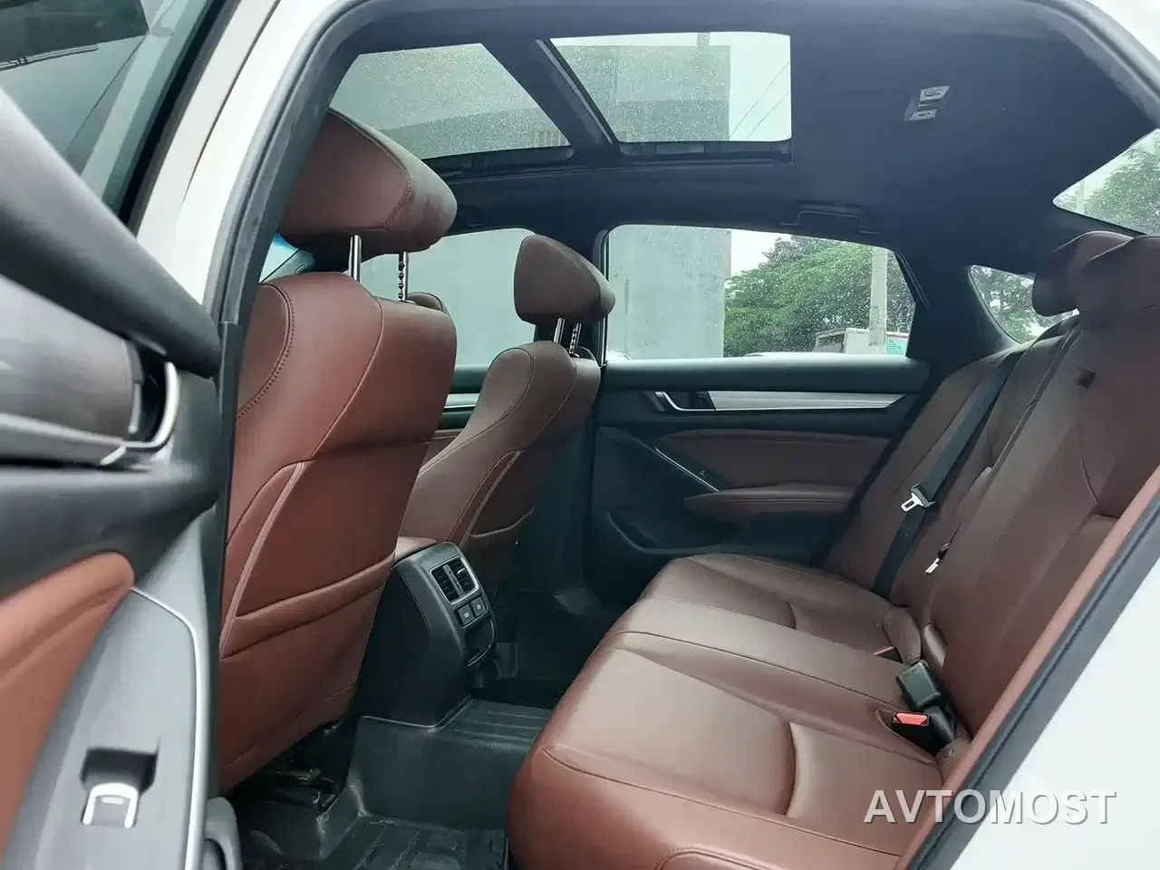 Honda Inspire 2022 Sharp Hybrid 2.0L Pure Elegance Edition — фото 10