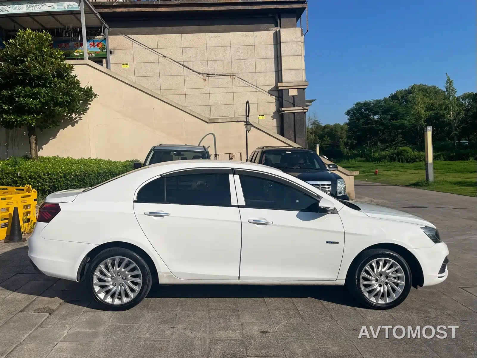 Geely Emgrand New Energy 2021 EV Pro Personal Ride-hailing Edition — фото 10