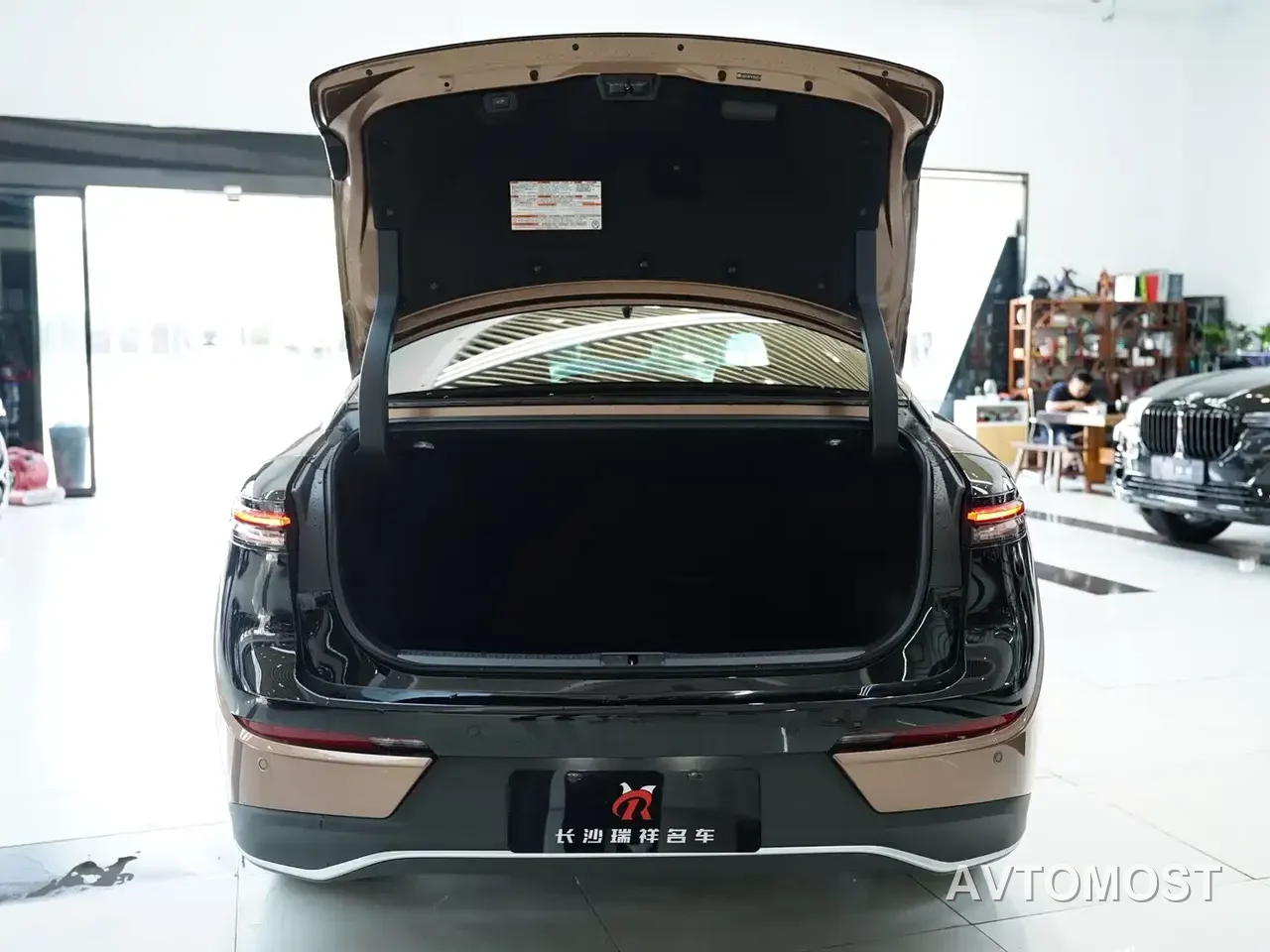 Toyota Crown SportCross 2023 2.4T SportCross HEV AWD Supreme Edition — фото 9