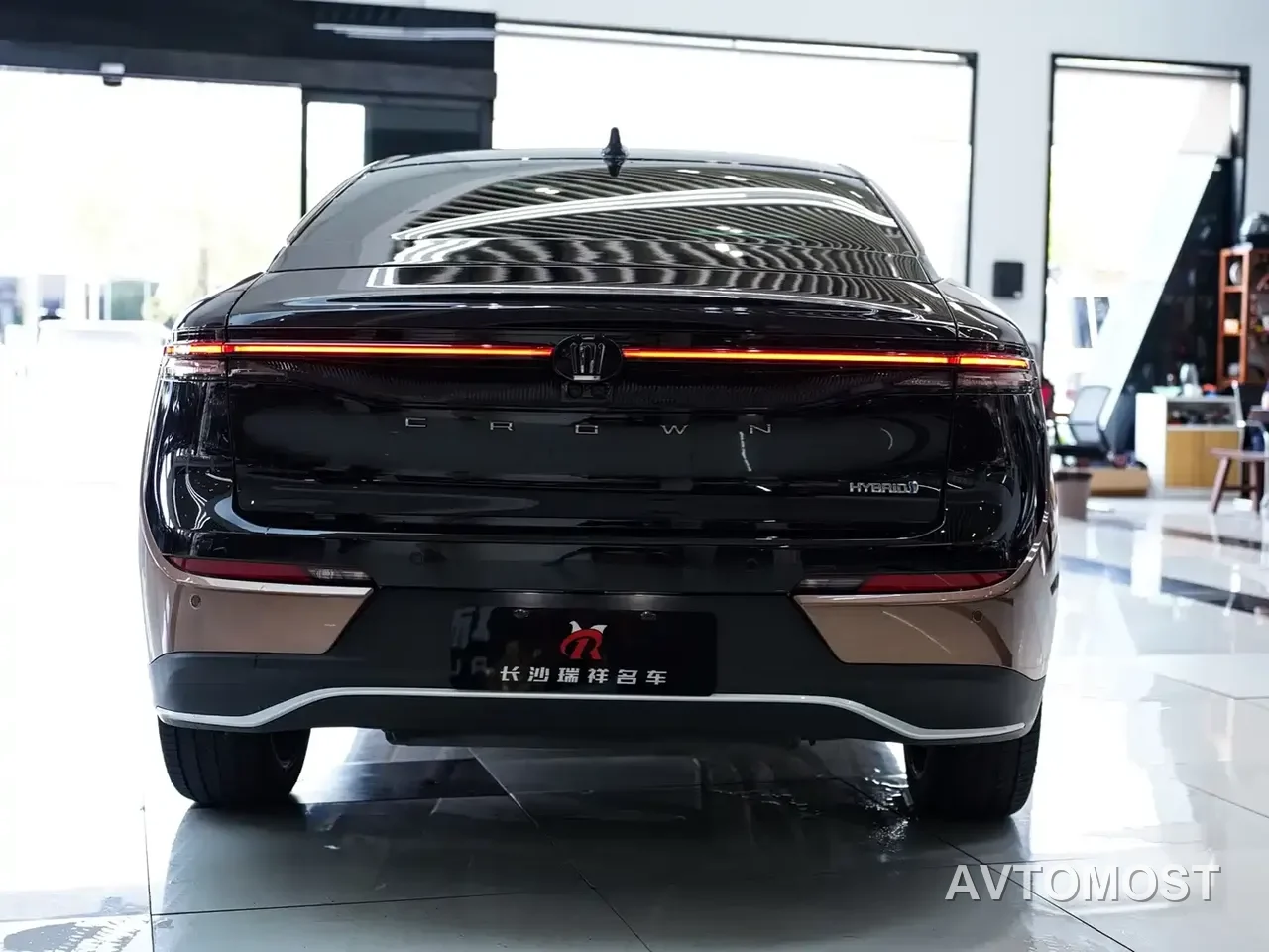 Toyota Crown SportCross 2023 2.4T SportCross HEV AWD Supreme Edition — фото 10