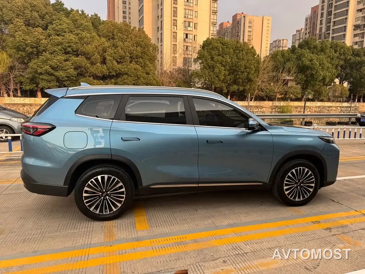 Chery Tiggo 8 PLUS C-DM 2025 1.5T 116km Premium 5-Seater — фото 7