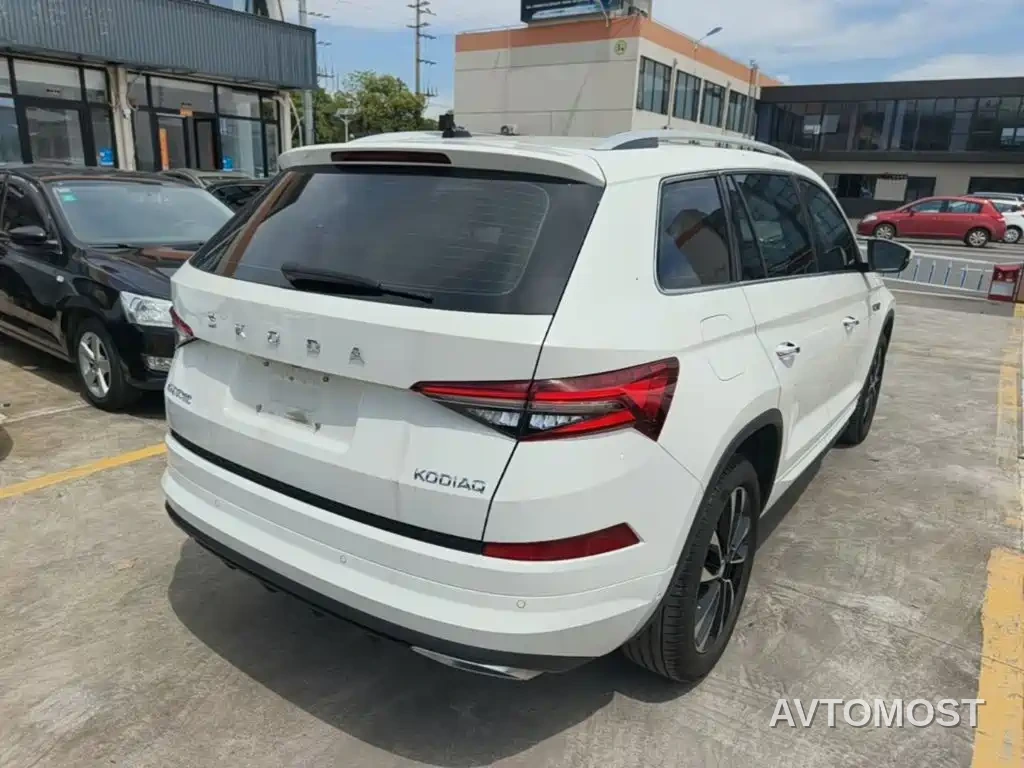 Škoda Kodiaq 2024 TSI330 7-seater 2WD Luxury Edition — фото 6