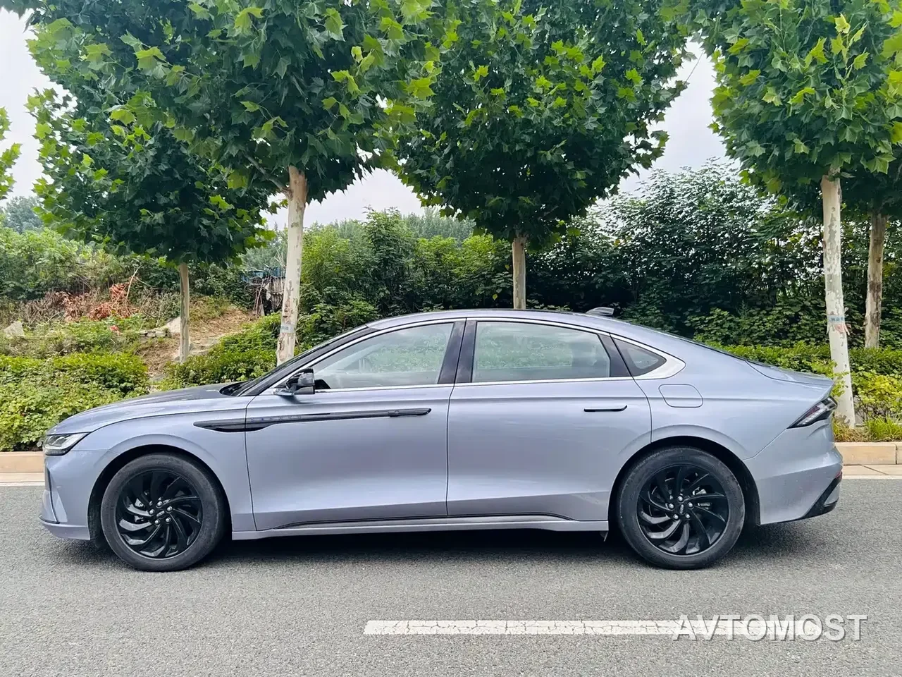 Lincoln Z 2024 2.0T 2WD Premium Hybrid Edition — фото 2