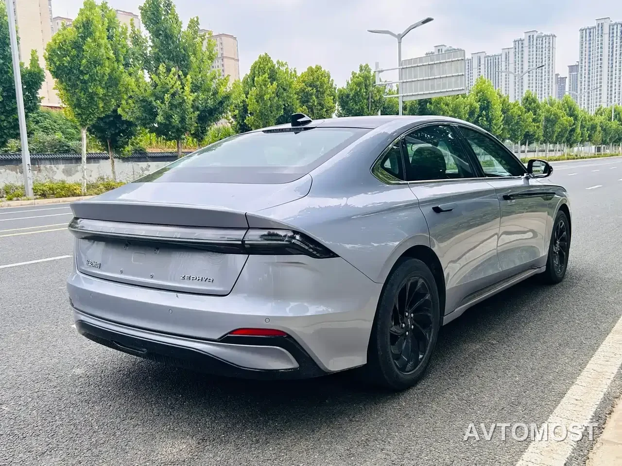 Lincoln Z 2024 2.0T 2WD Premium Hybrid Edition — фото 11