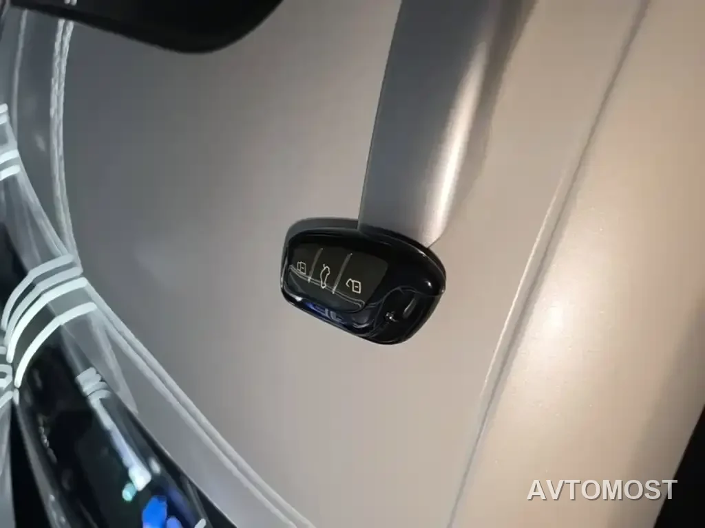 Roewe D5X DMH 2024 135 Flagship Edition — фото 13
