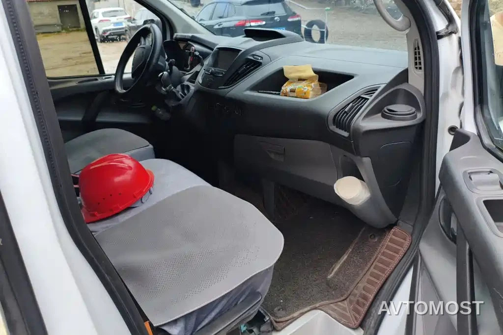 Ford Transit 2019 2.0T Diesel Multi-Purpose Commercial Vehicle Short Wheelbase Low Roof 6-Seater China VI — фото 7
