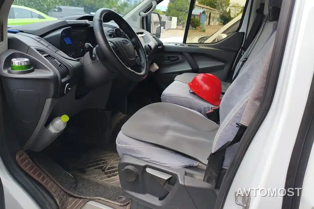 Ford Transit 2019 2.0T Diesel Multi-Purpose Commercial Vehicle Short Wheelbase Low Roof 6-Seater China VI — фото 8