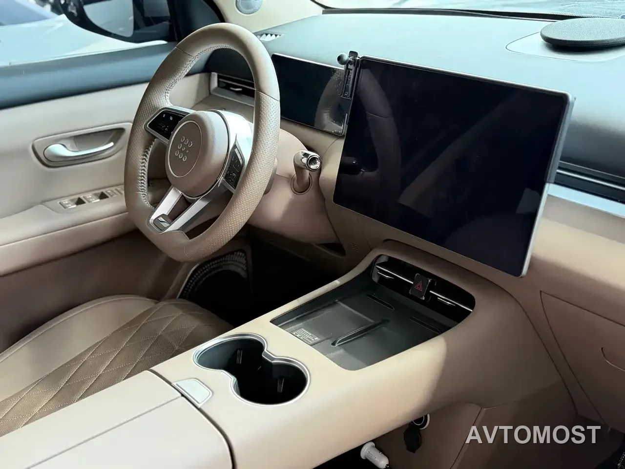 Landian E5 PLUS 2026 Standard Range AWD Performance Ultra — фото 7