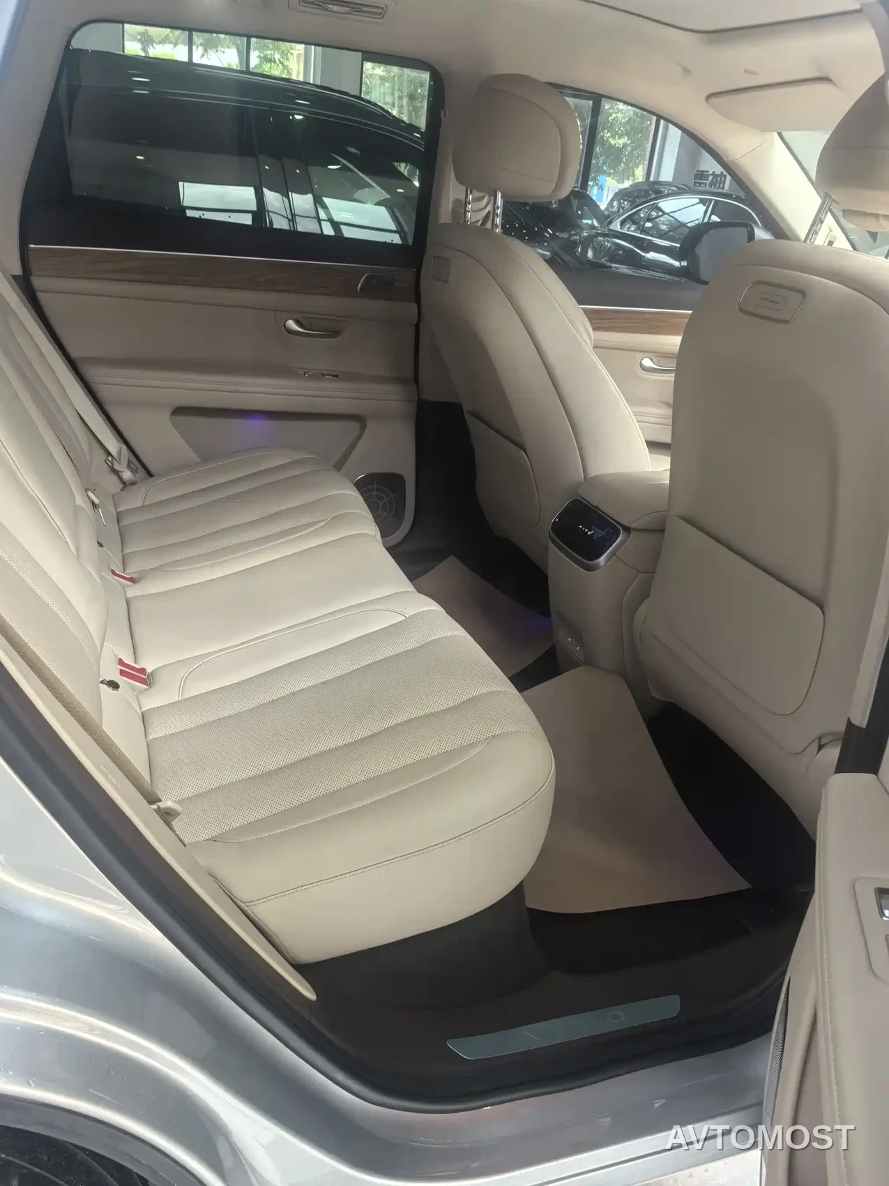 AITO M7 2024 1.5T RWD Plus 5-Seater — фото 3