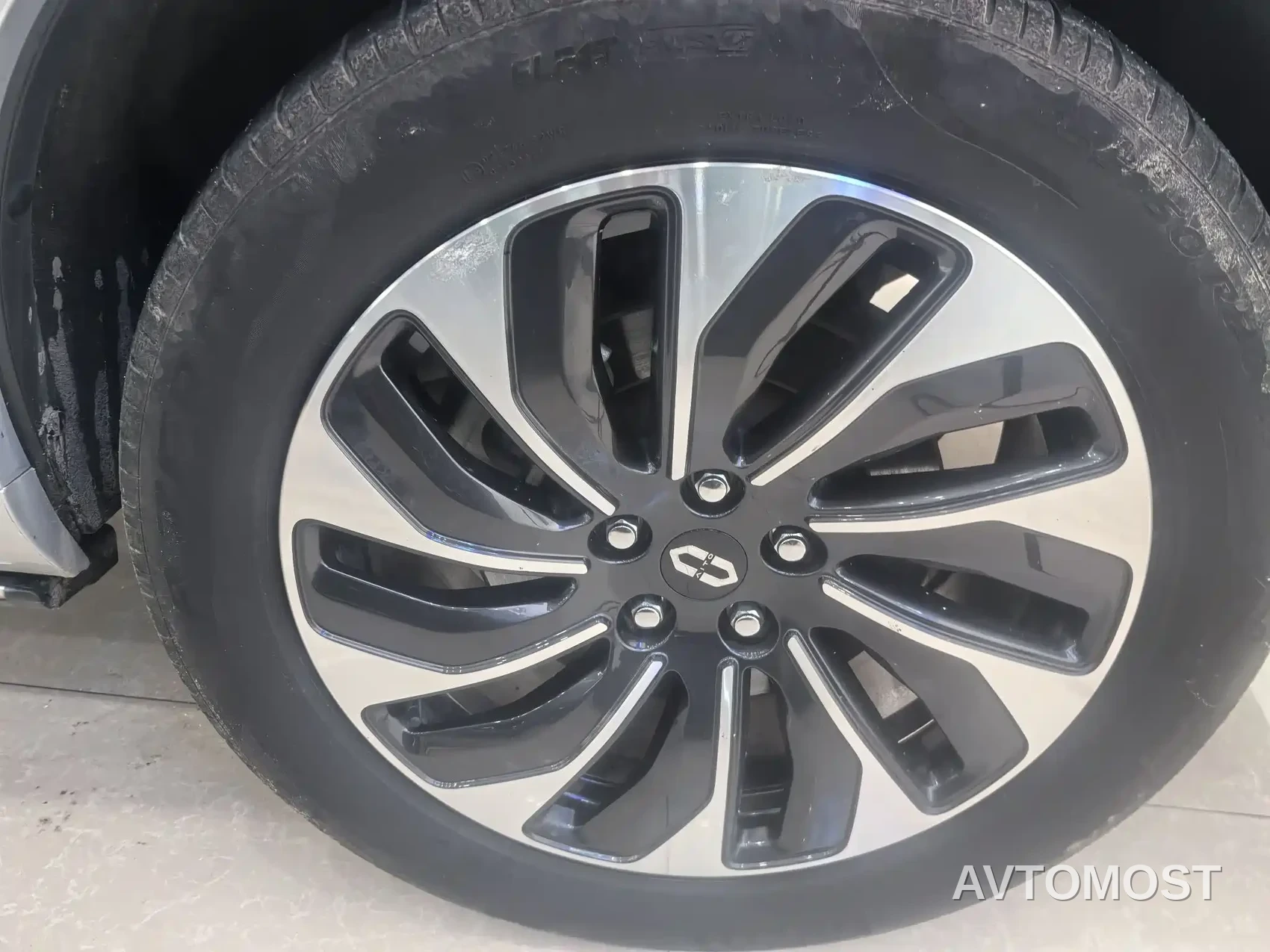 AITO M7 2024 1.5T RWD Plus 5-Seater — фото 8