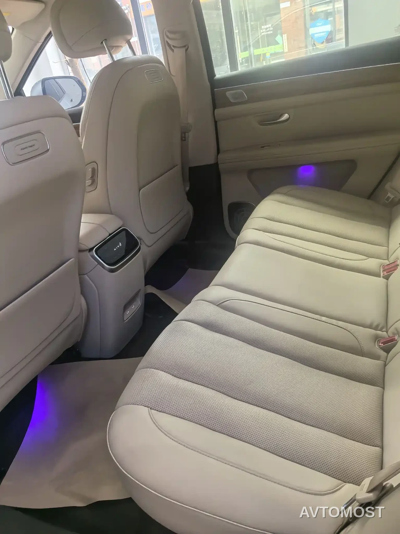 AITO M7 2024 1.5T RWD Plus 5-Seater — фото 11