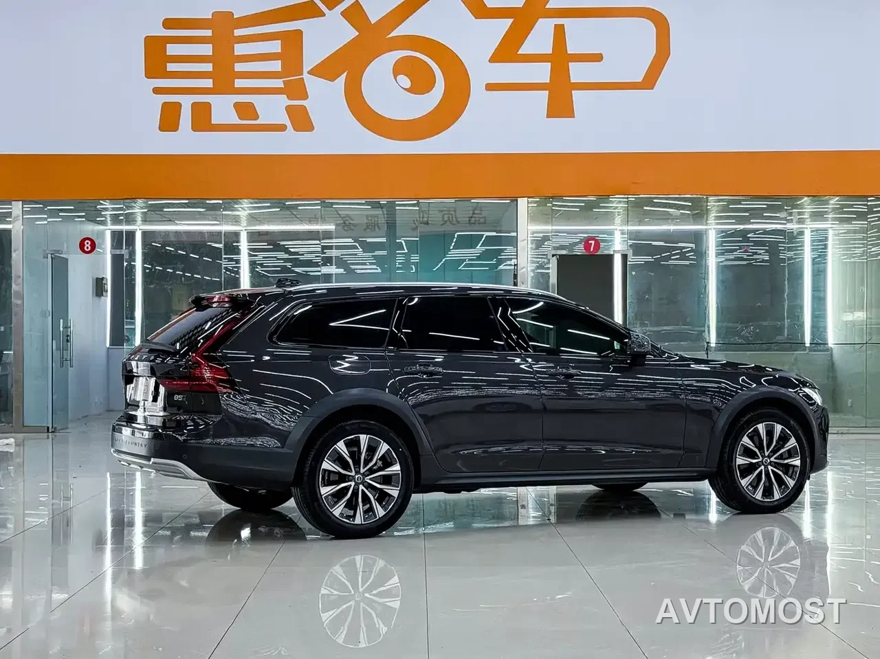 Volvo V90 2025 Cross Country B5 AWD Smart Elite Edition — фото 22