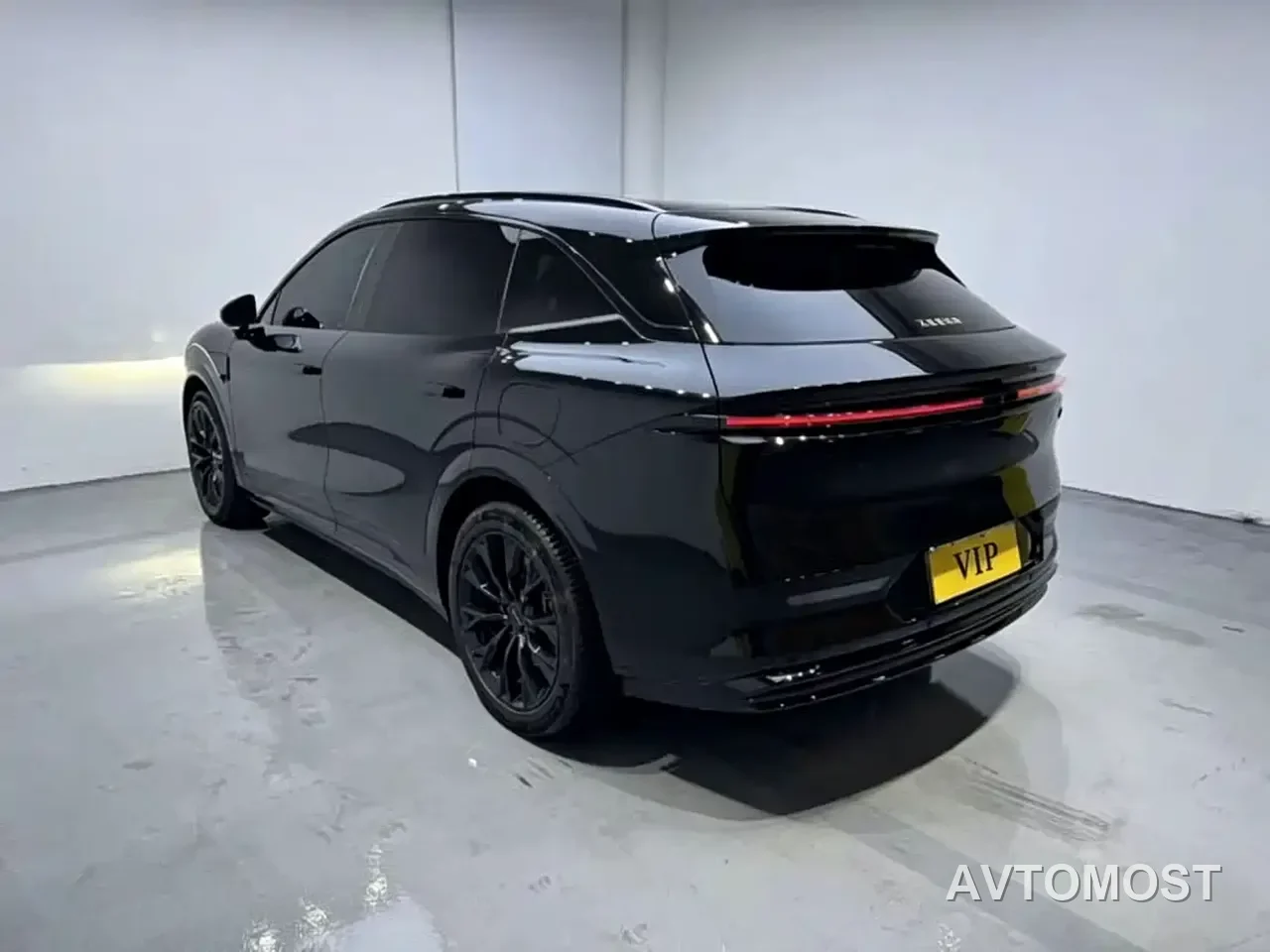 Zeekr 7X 2025 Model 75kWh RWD Smart Driving Edition — фото 3