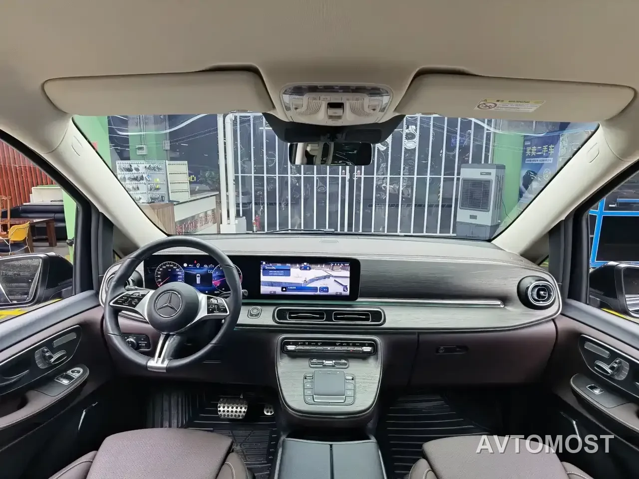 Mercedes-Benz V-Class 2024 V 300 Premium Edition — фото 5