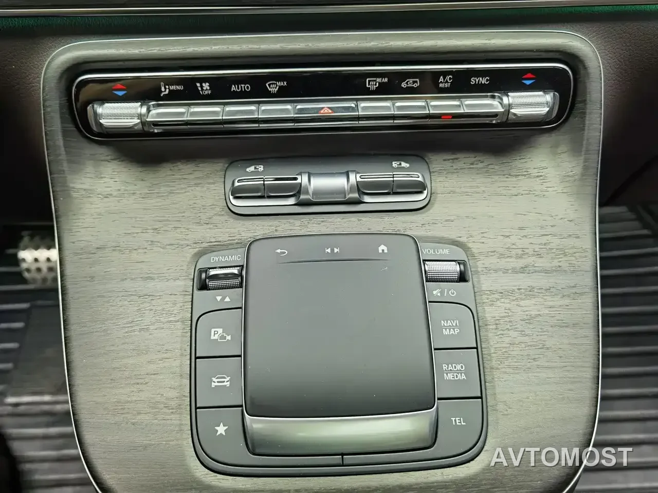 Mercedes-Benz V-Class 2024 V 300 Premium Edition — фото 11