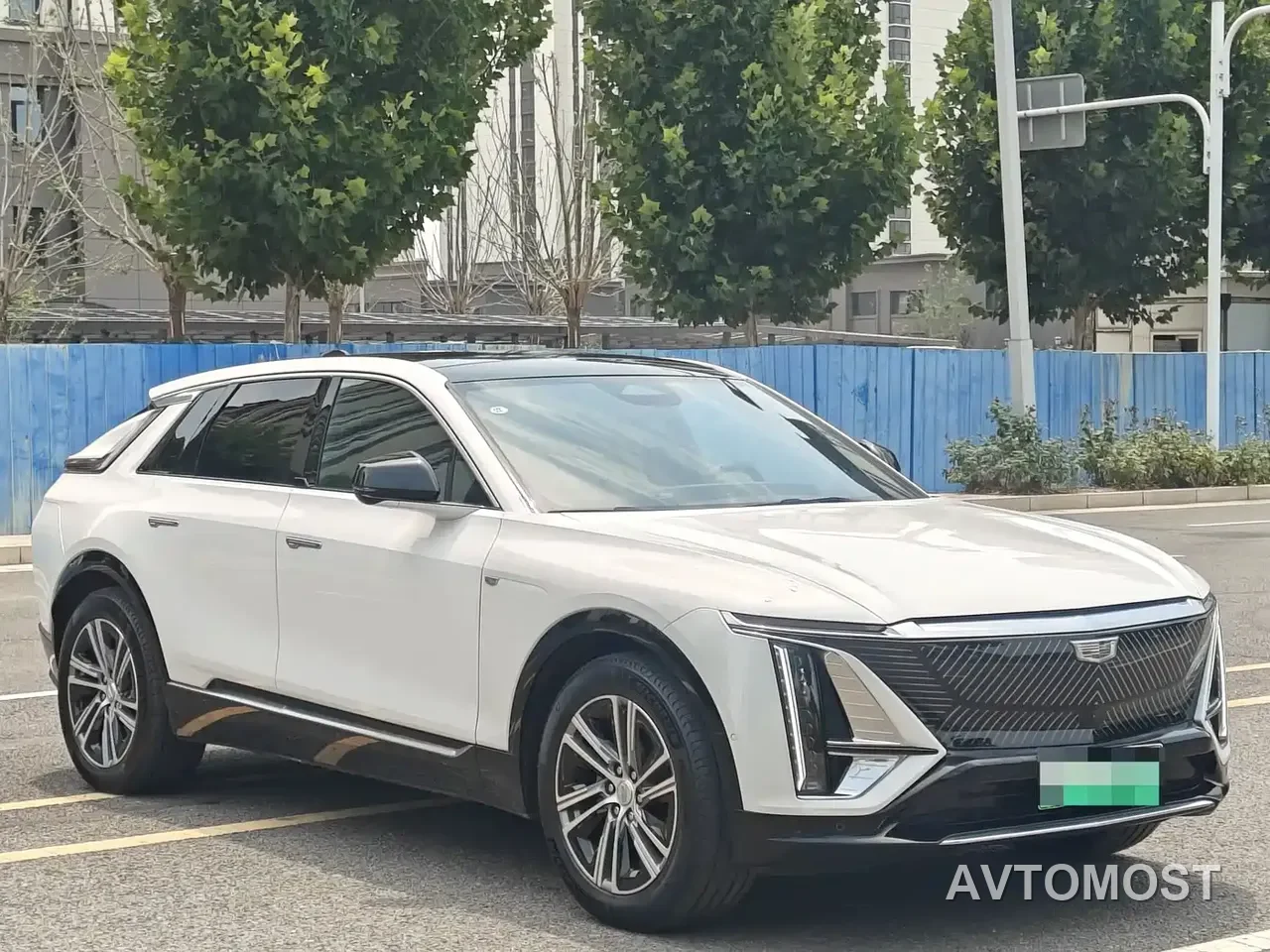 Cadillac IQ Rui Ge 2022 Rear-Wheel Drive Long Range Premium Edition — фото 3