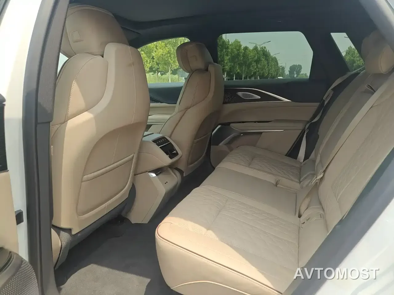 Cadillac IQ Rui Ge 2022 Rear-Wheel Drive Long Range Premium Edition — фото 16
