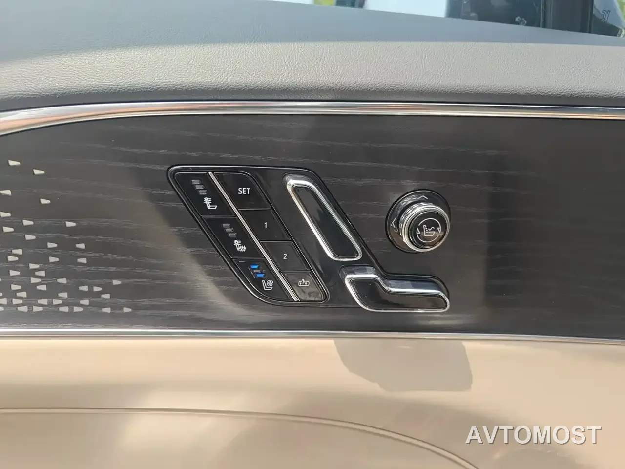 Cadillac IQ Rui Ge 2022 Rear-Wheel Drive Long Range Premium Edition — фото 9
