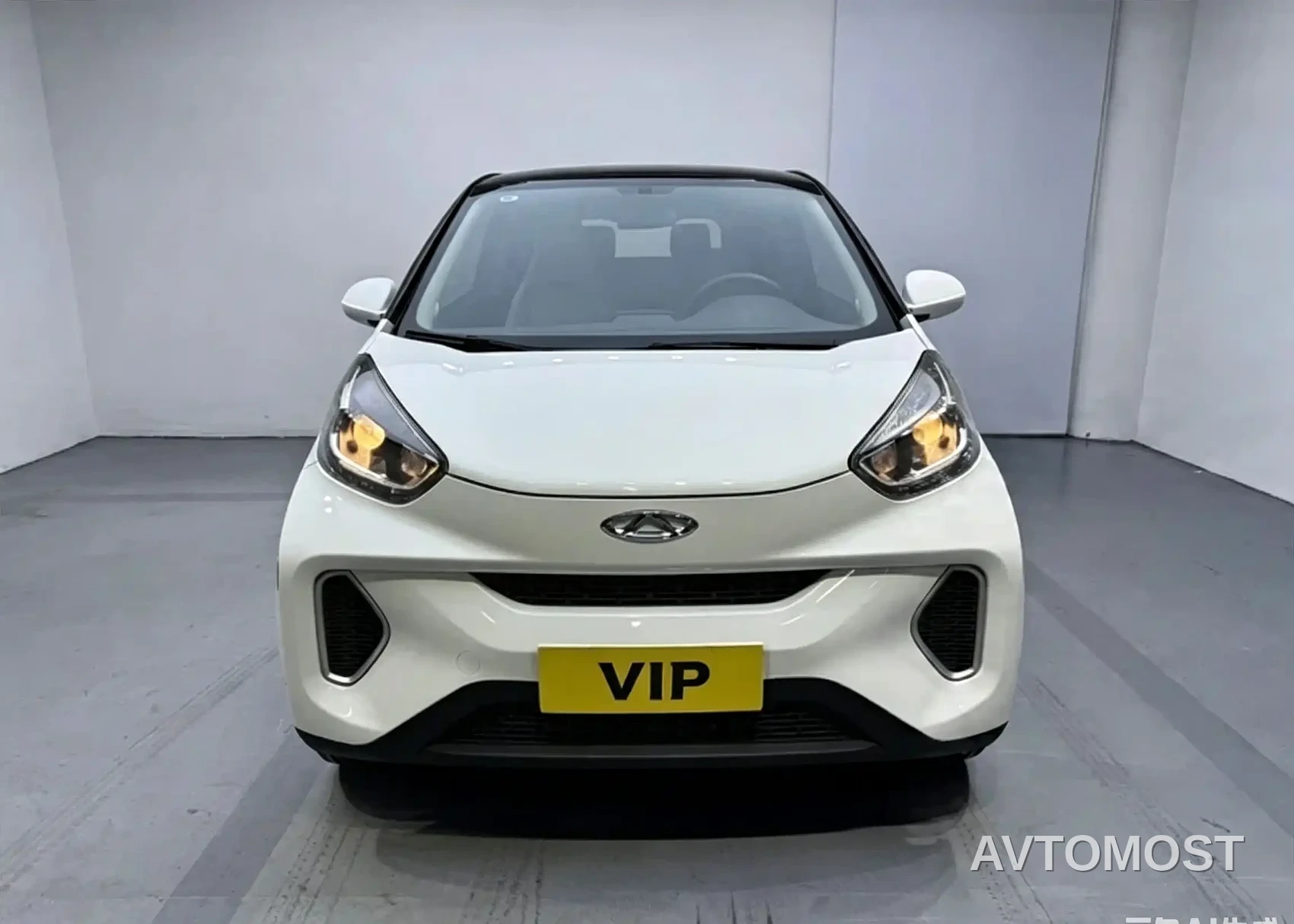 QQ New Energy Little Ant 2021 200K Fans Edition Vitality Version (LFP Battery 301km) — фото 4