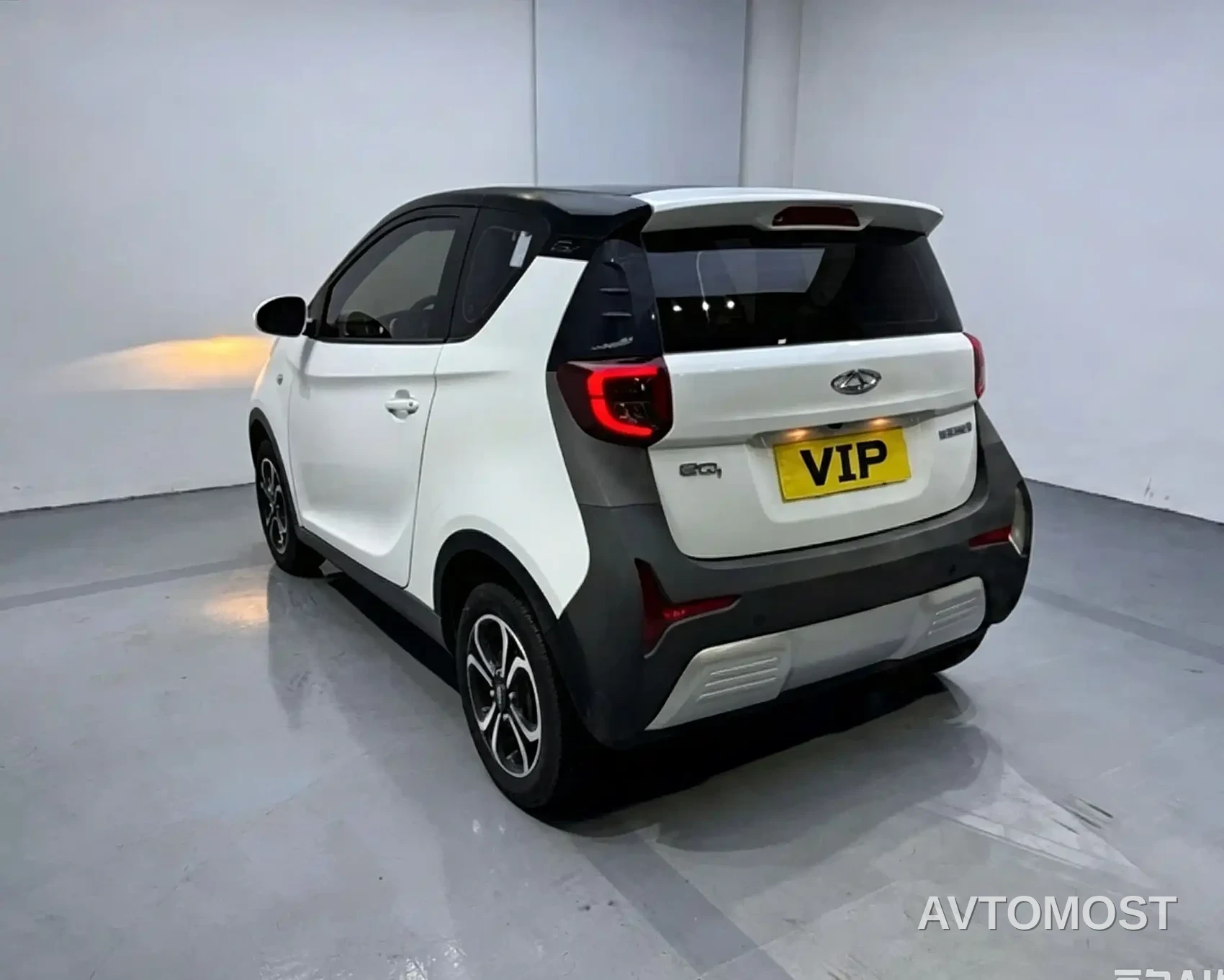 QQ New Energy Little Ant 2021 200K Fans Edition Vitality Version (LFP Battery 301km) — фото 6