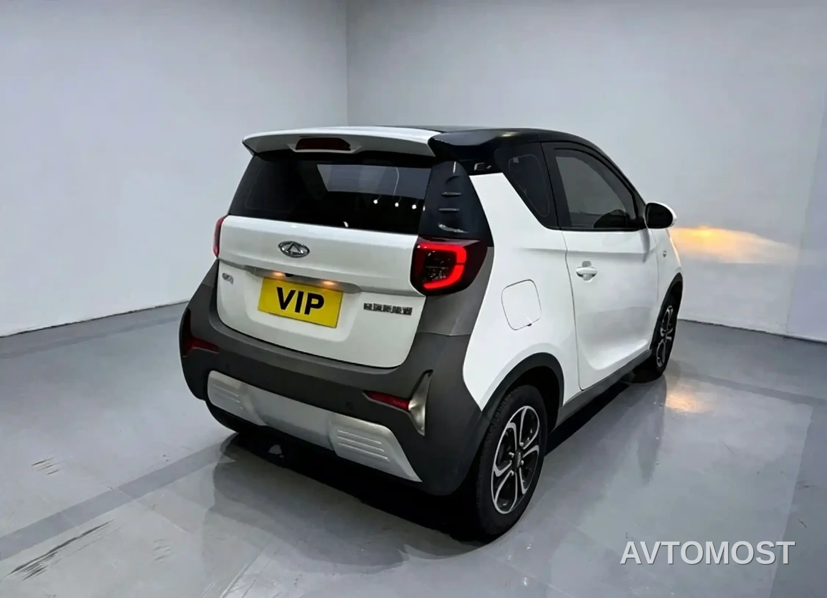 QQ New Energy Little Ant 2021 200K Fans Edition Vitality Version (LFP Battery 301km) — фото 7