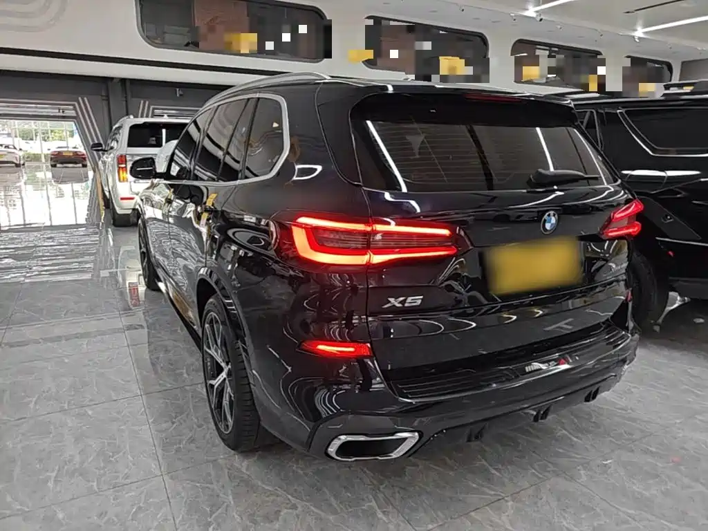BMW X5 (Import) 2021 Facelift xDrive40i Exclusive M Sport Package — фото 5