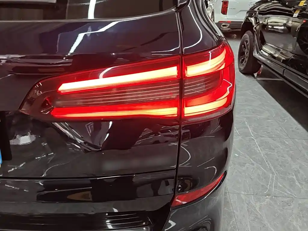 BMW X5 (Import) 2021 Facelift xDrive40i Exclusive M Sport Package — фото 8