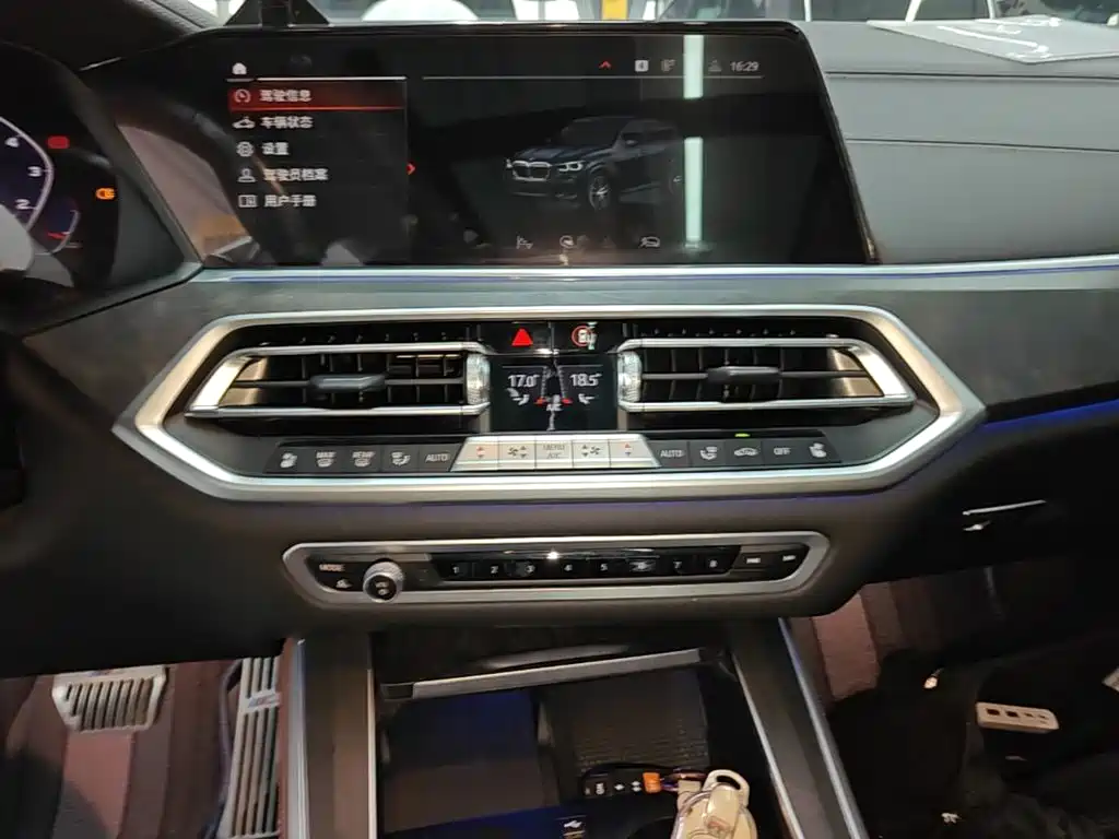 BMW X5 (Import) 2021 Facelift xDrive40i Exclusive M Sport Package — фото 13