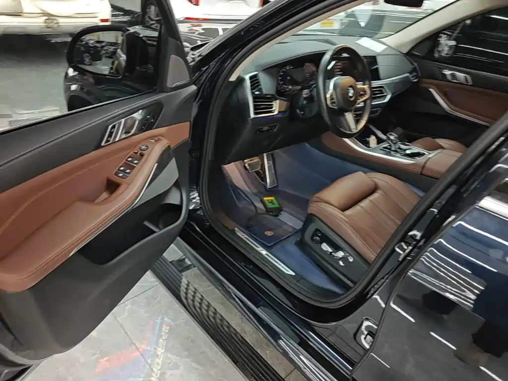 BMW X5 (Import) 2021 Facelift xDrive40i Exclusive M Sport Package — фото 16