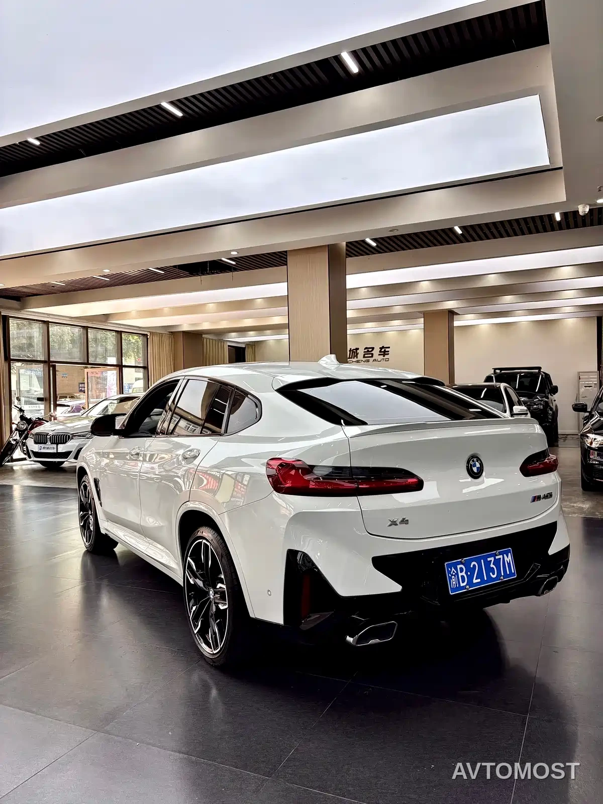 BMW X4 M40i 2022 M40i — фото 9