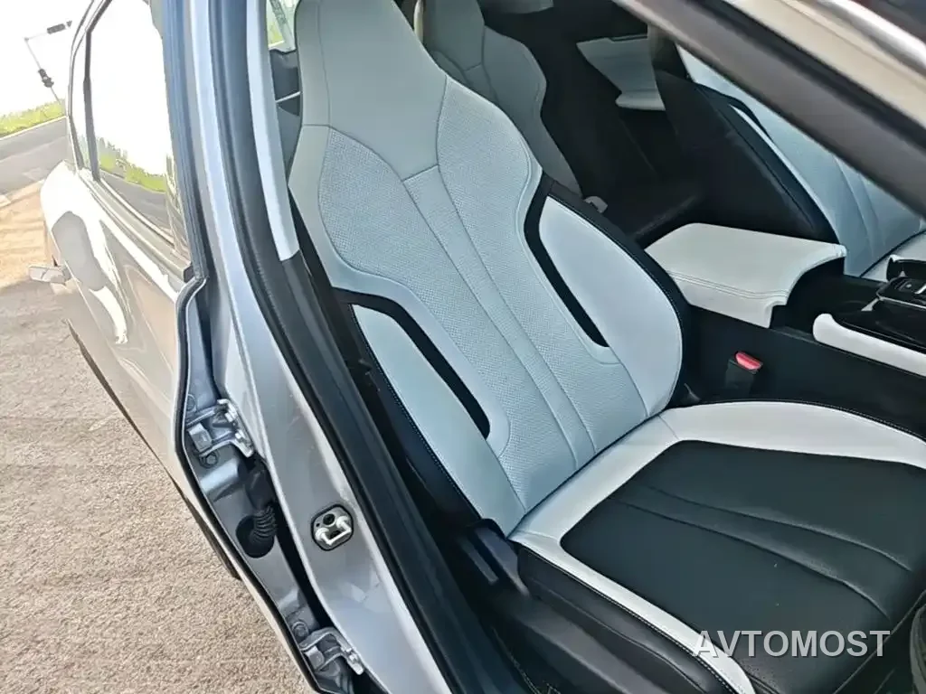 Dongfeng Aeolus Haohan 2023 DH-i 1.5T Luxury Edition — фото 24